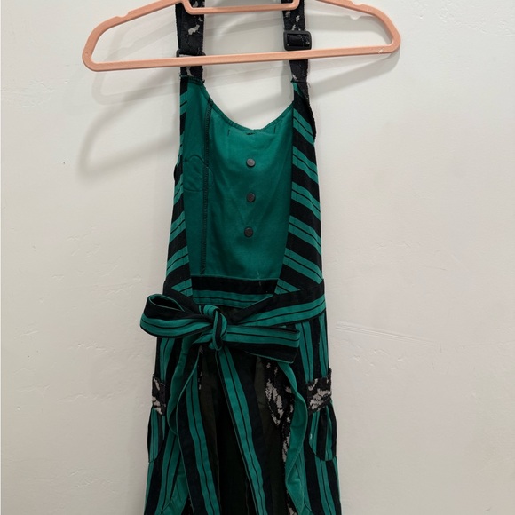 Disney Haunted Mansion Apron - Picture 2 of 3